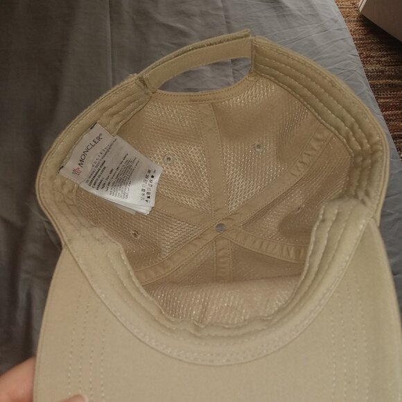 Brand new Moncler cap - Picture 4 of 5